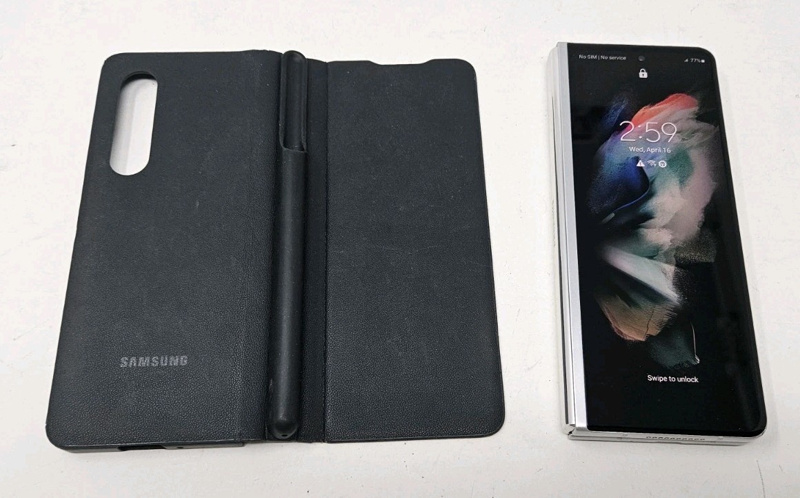 Samsung Galaxy Z Fold 3 5G Silver Internal Screen Not Working PARTS SM-F926U1