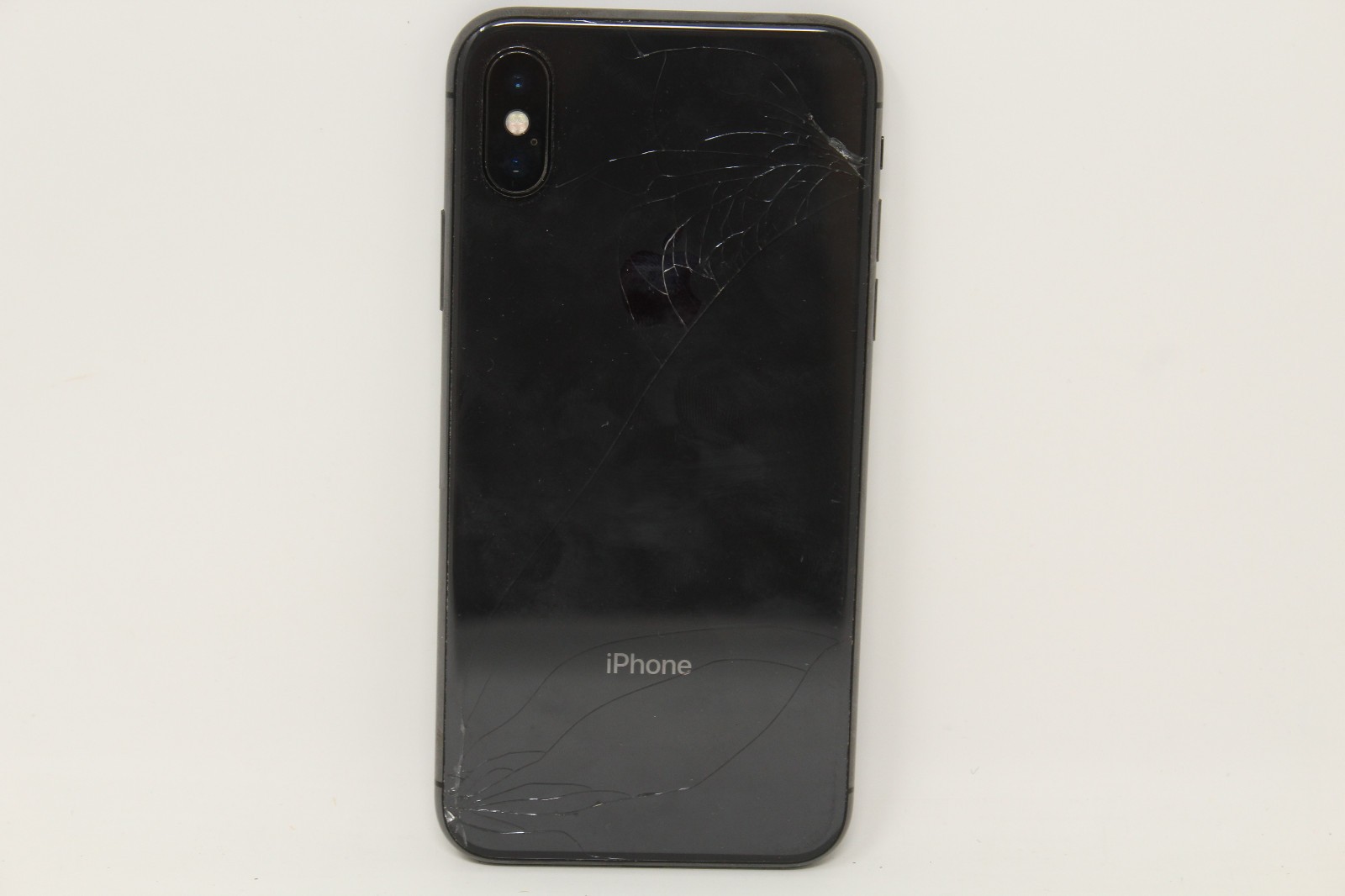 Apple iPhone X 64GB Verizon Space Gray A1865 Cracked Back / Dead Spot