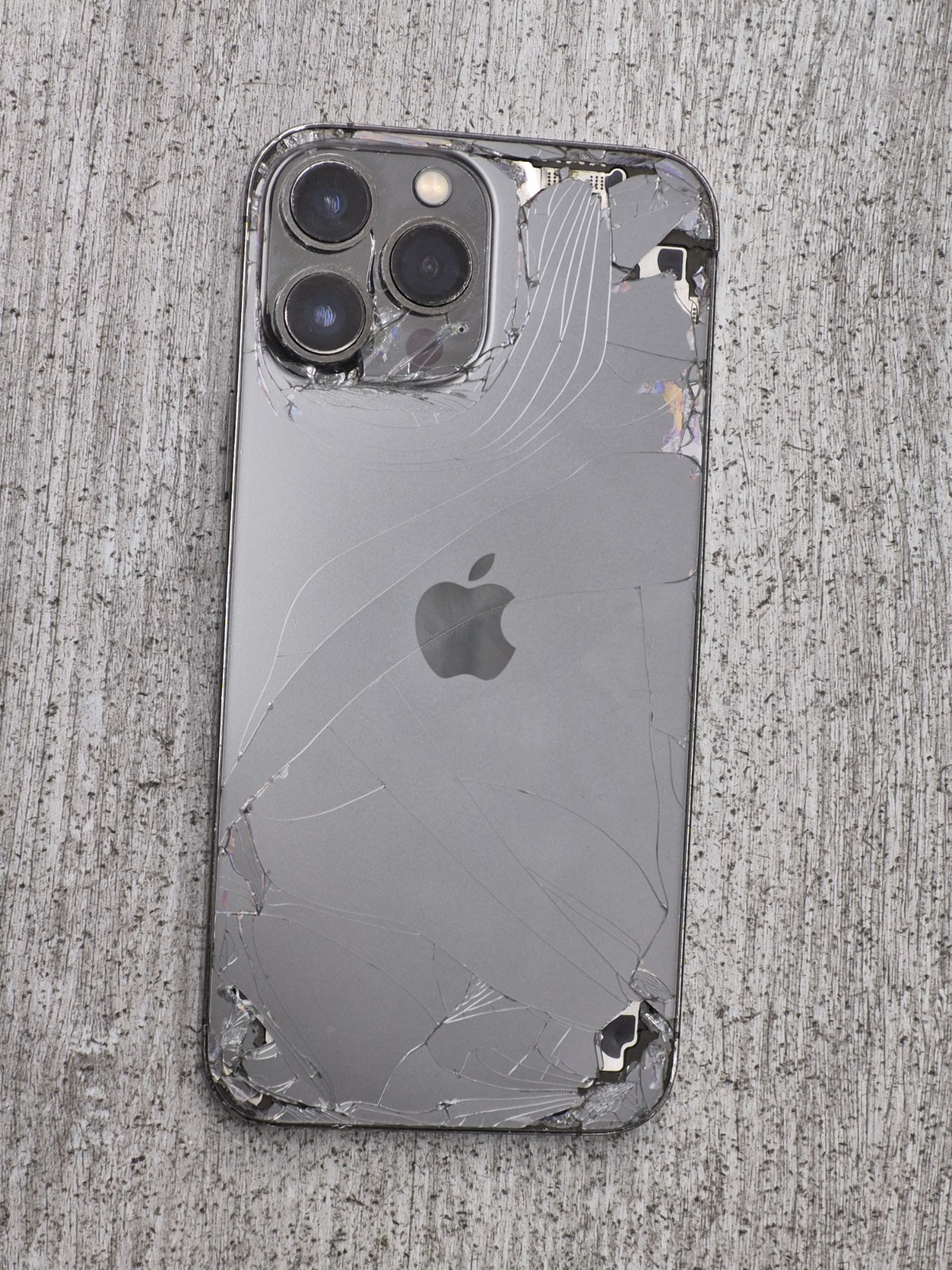 iphone 13 pro max -for parts ONLY