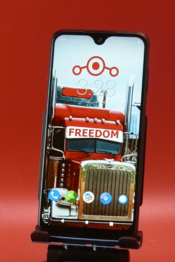NEW Motorola OEM G7Plus 64GB OVAL CAM DeGoogled LineageOS Privacy sd card +pkg