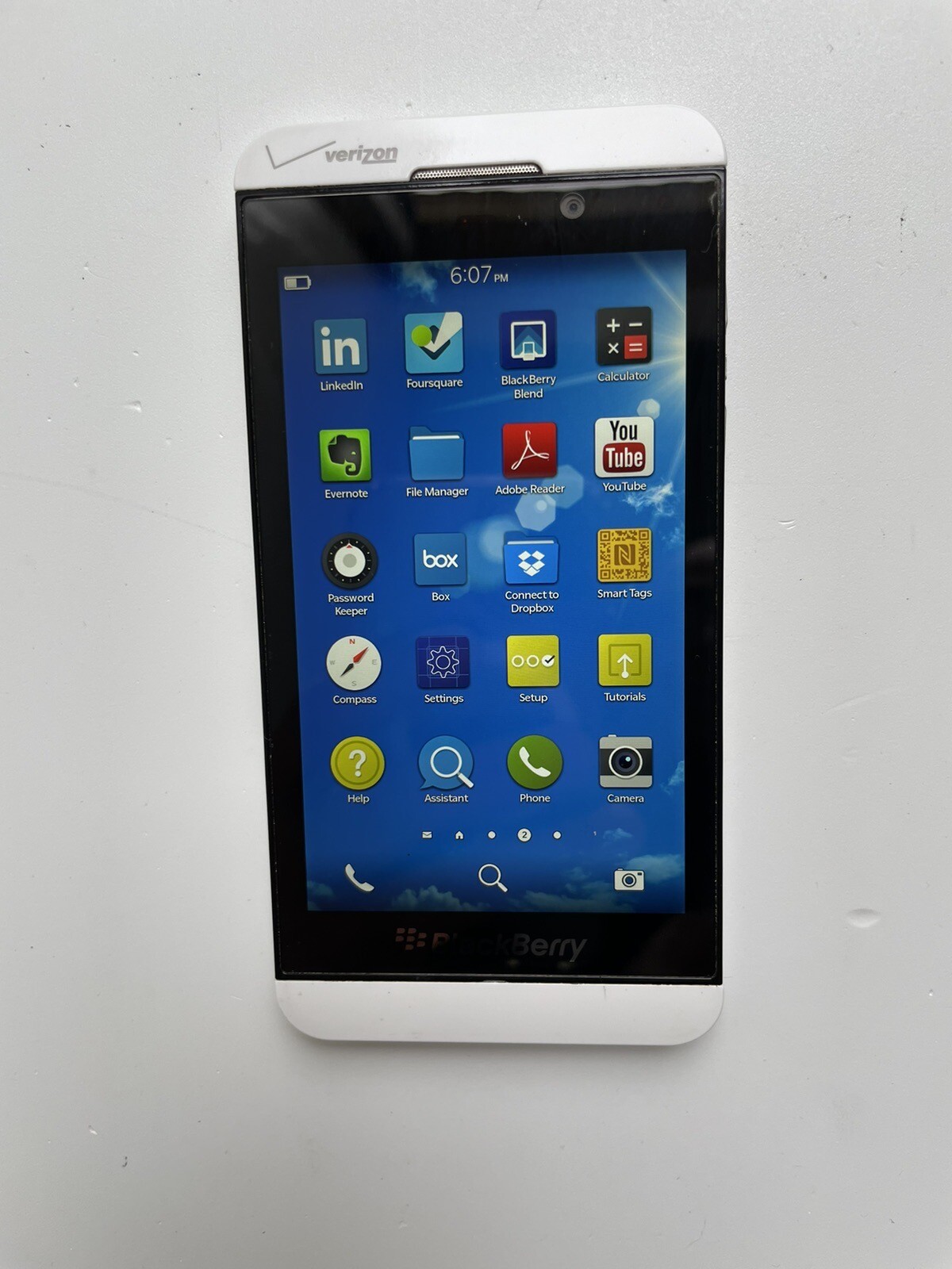 blackberry z10 Verizon Unlocked To GSM rare White Color Good Condition