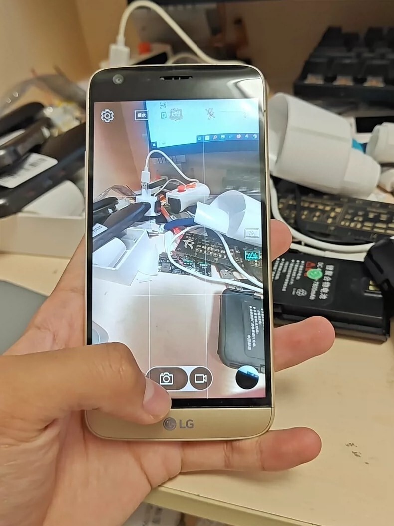 95% ne w LG G5 Factory UNlocked for any carrier Android Smartphone