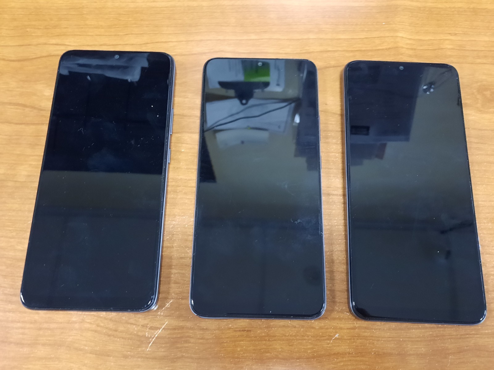 (Lot of 3) BLU Smartphones Blu View 5 B160V for Tracfone in Gray