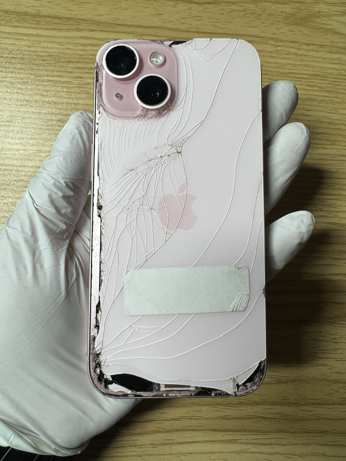 Apple iPhone 15 128GB Pink 5.4in 12MP Bar Phone Cracked Screen/Back FOR PARTS