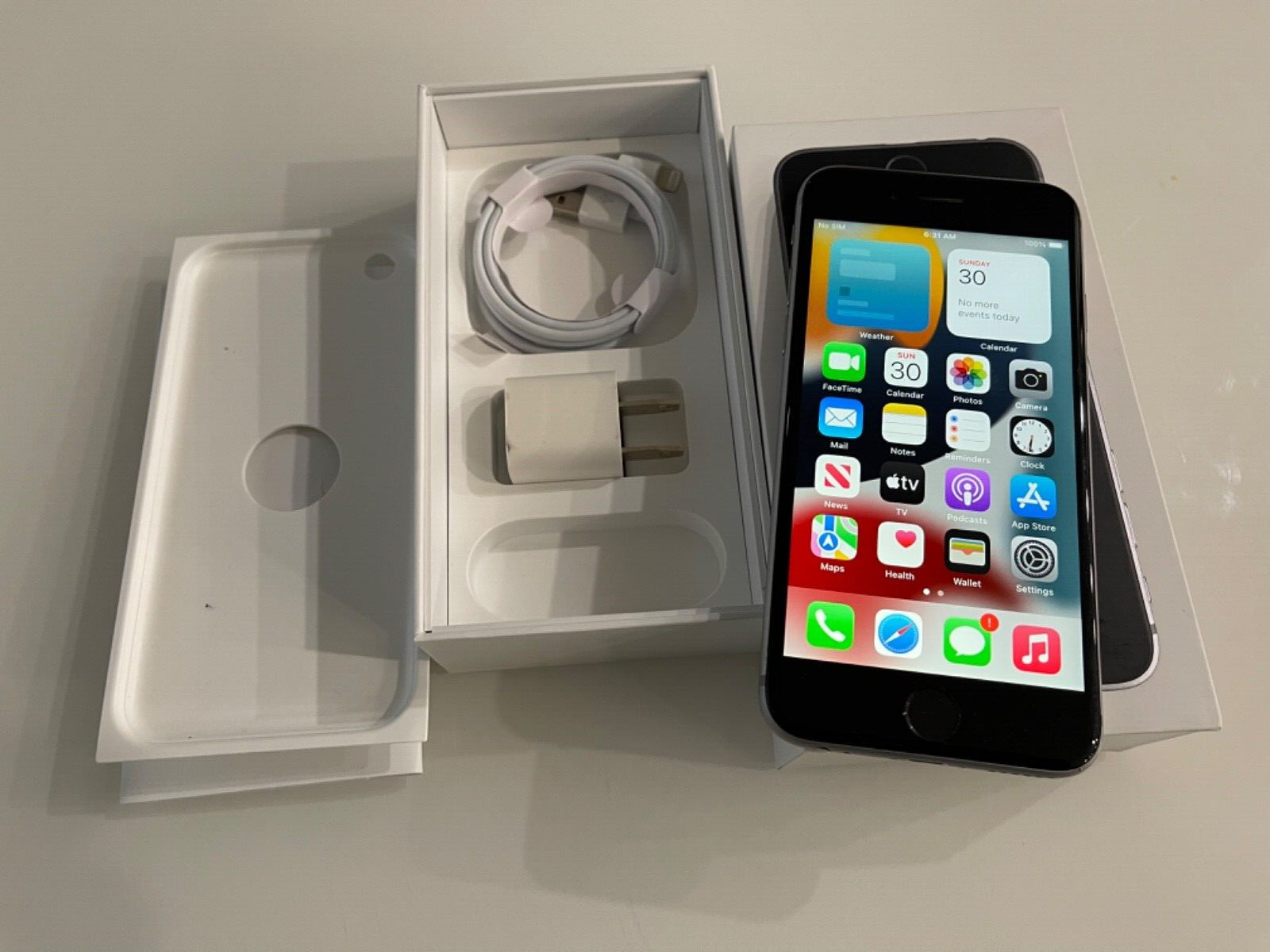 Apple iPhone 6s – 64GB – Space Gray (Unlocked) A1688 (CDMA + GSM) (CA)