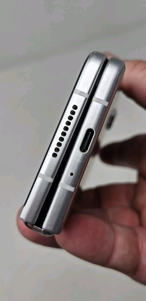 Samsung Galaxy Z Fold 3 5G Silver Internal Screen Not Working PARTS SM-F926U1