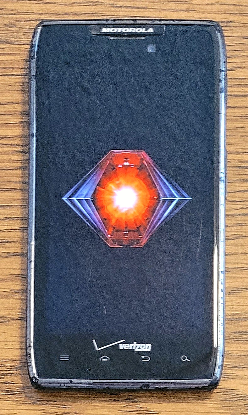 Motorola Droid RAZR Maxx XT912 – Carbon Fiber ( Verizon ) 4G Smartphone – READ