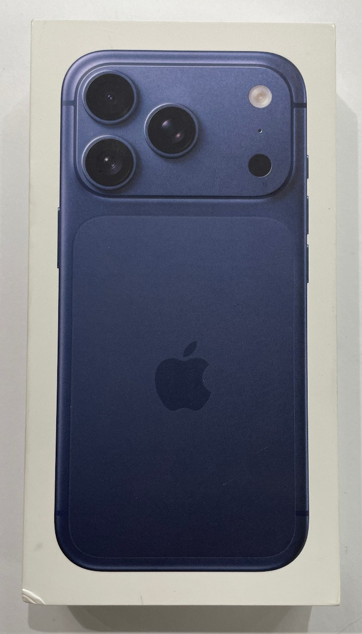 Apple iPhone 17 Pro 256GB Deep Blue MG7M4LL/A AT&T Locked, 100% Battery