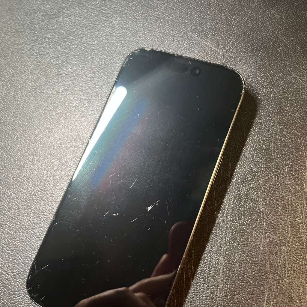 Apple iPhone 16 Pro – 256 GB – Black Titanium (Unlocked) – Cracked Back/READ