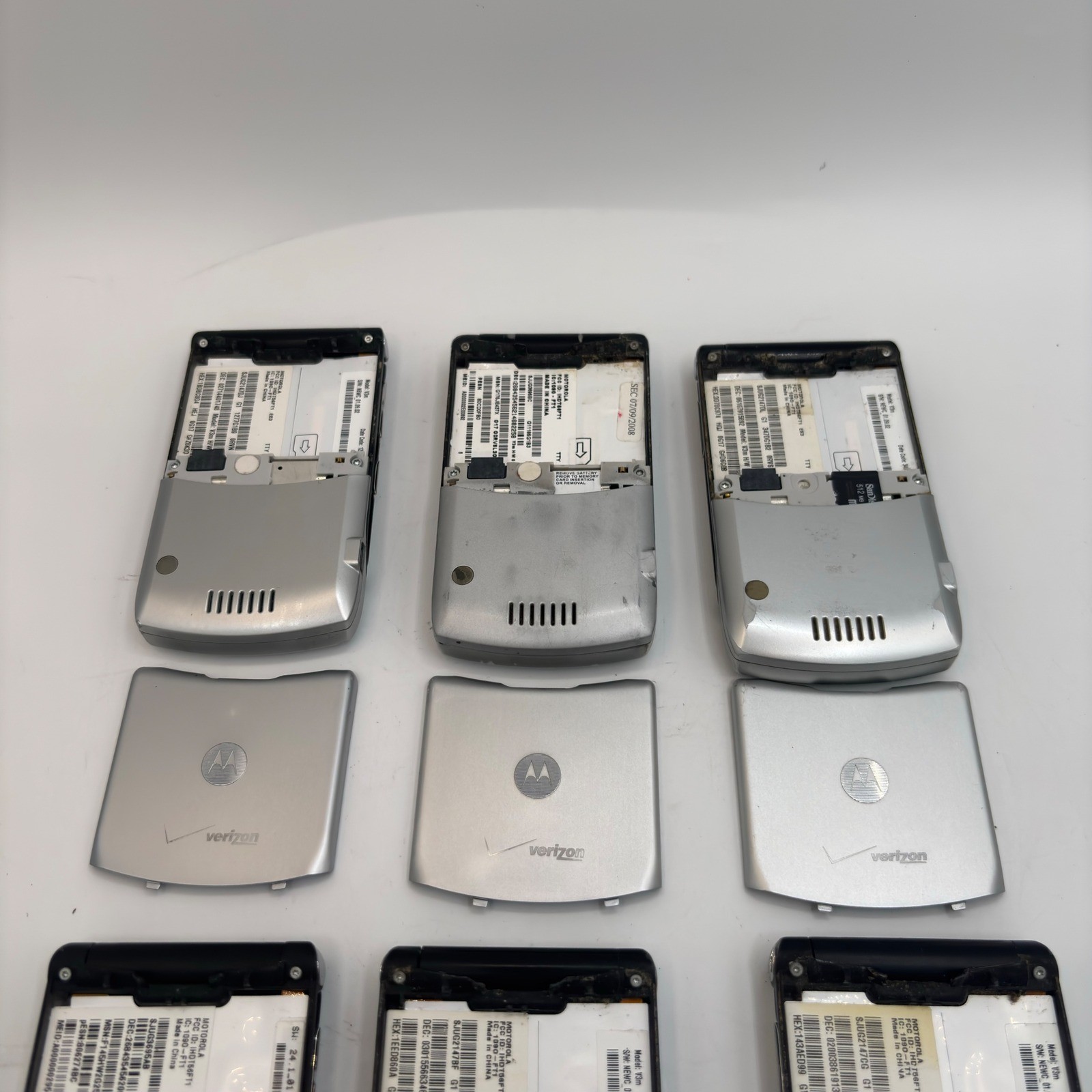 Lot of 6 Motorola RAZR V3m Verizon Silver Flip Phones for Parts Repair Vintage