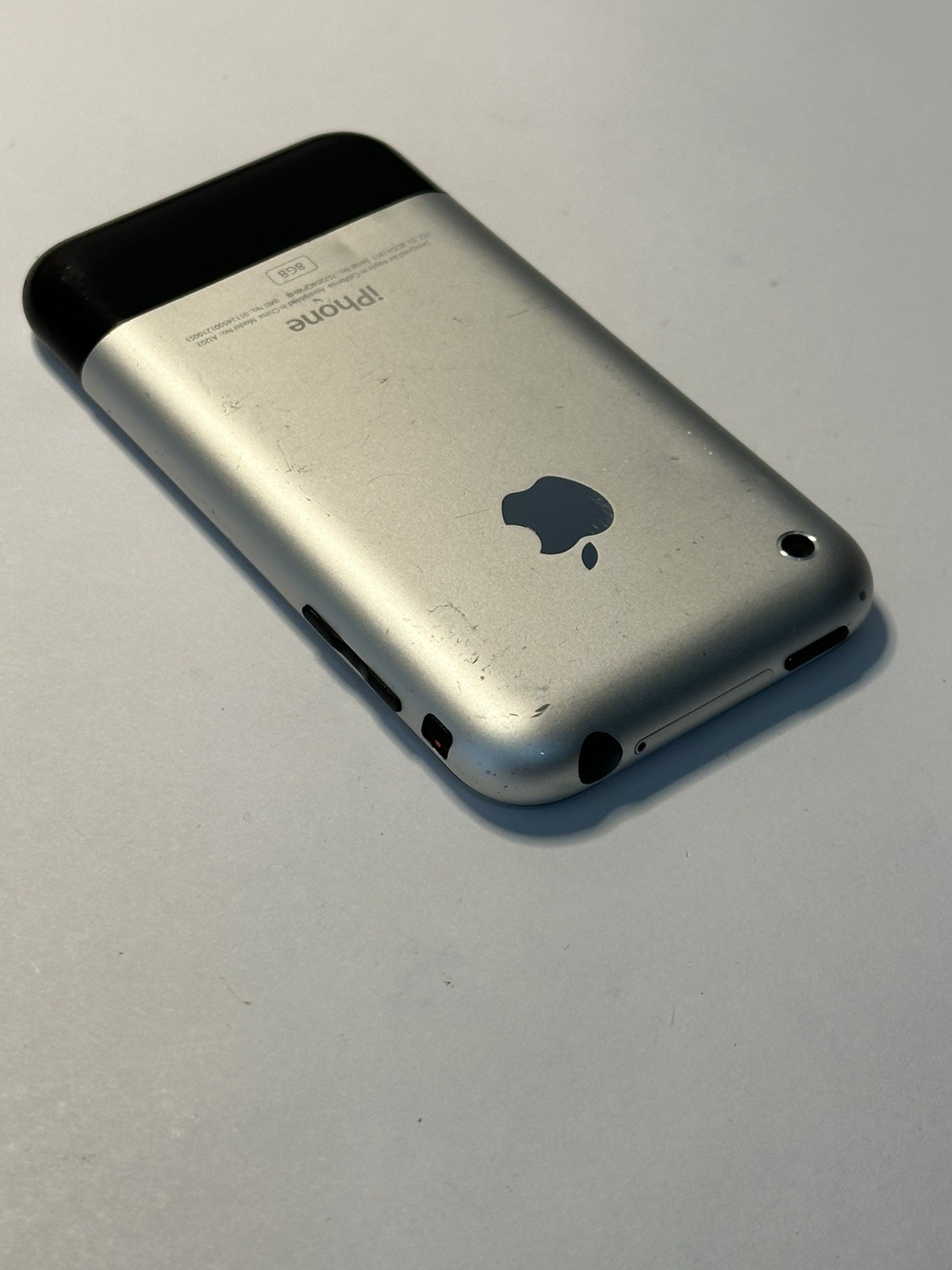 Early iOS 1.0 Apple iPhone 1st Generation – 8GB – Black A1203 (GSM) 2G MA712LL/A