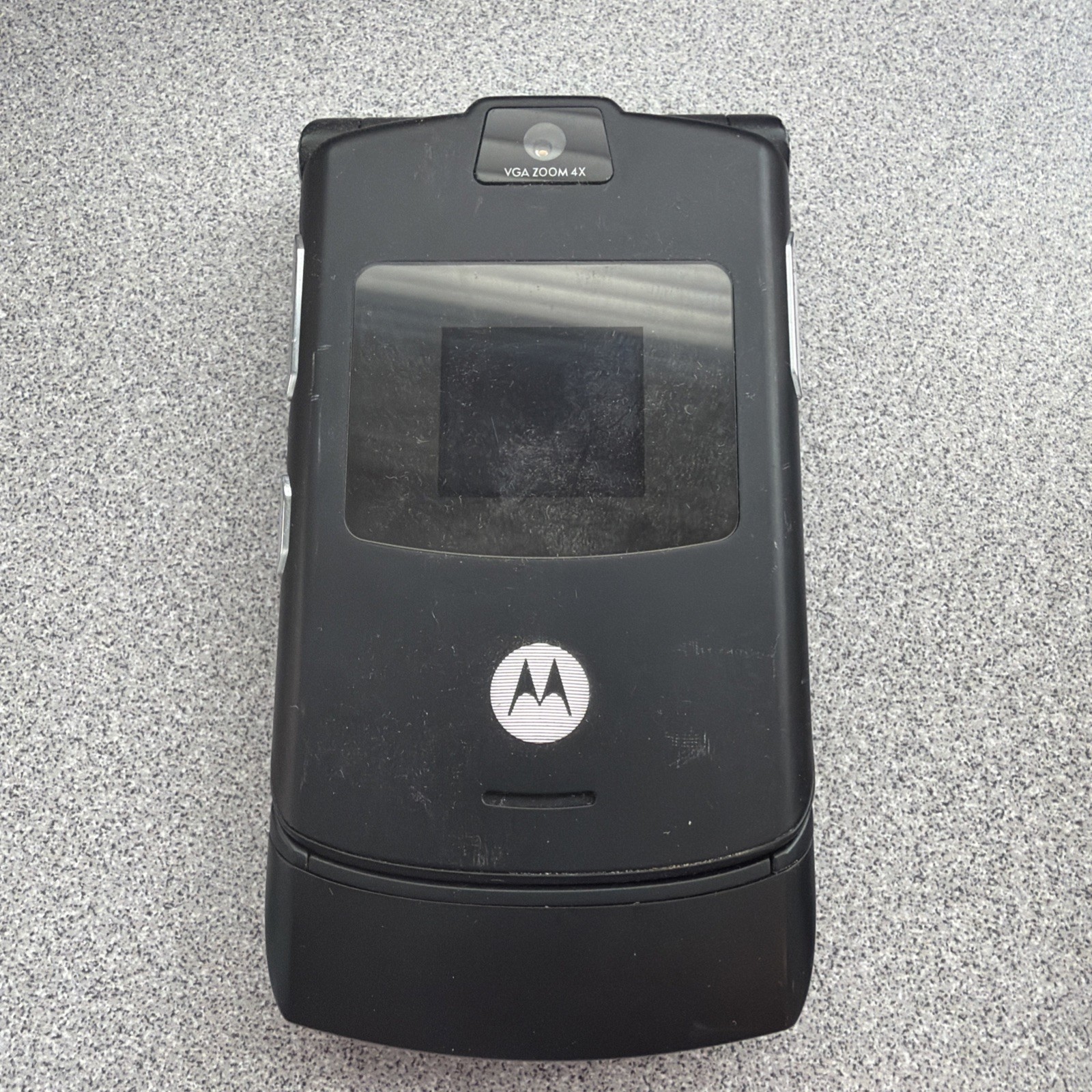 Motorola RAZR V3 Flip Phone- AT&T Branded – Black – Classic Retro Cell Phone