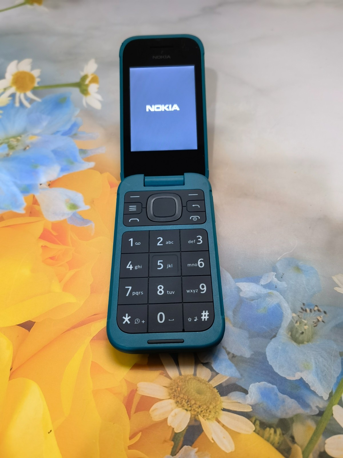 Unlocked Nokia 2780 Flip Big Keyboat 4G LTE WIFI 4GB 512MB Phone 2.7″ WIFI