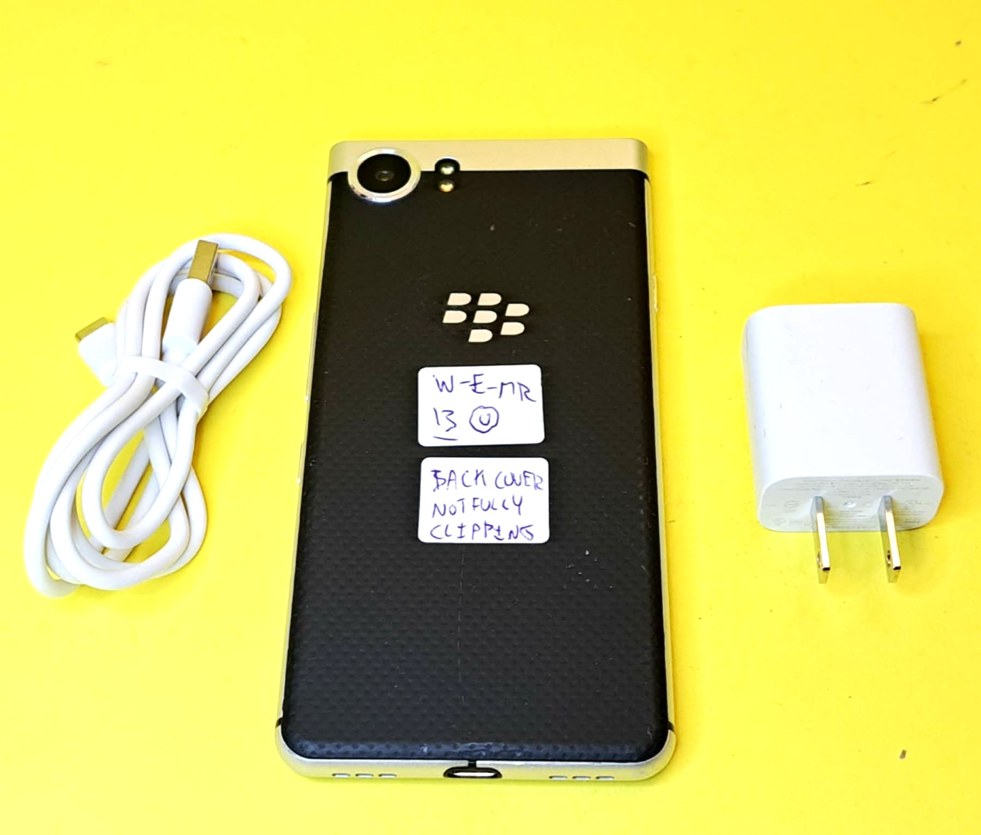 BLACKBERRY KEYONE KEY1 32GB UNLOCKED ANDROID CELL PHONE ROGERS BELL TELUS KOODO+