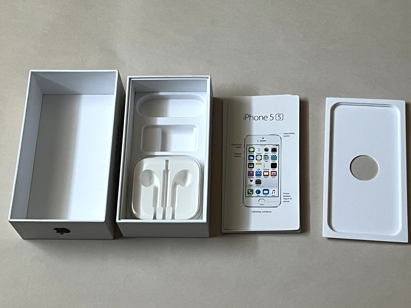 Apple iPhone 5s 16GB, Space Gray AT&T Locked Model A1533 With Factory Box
