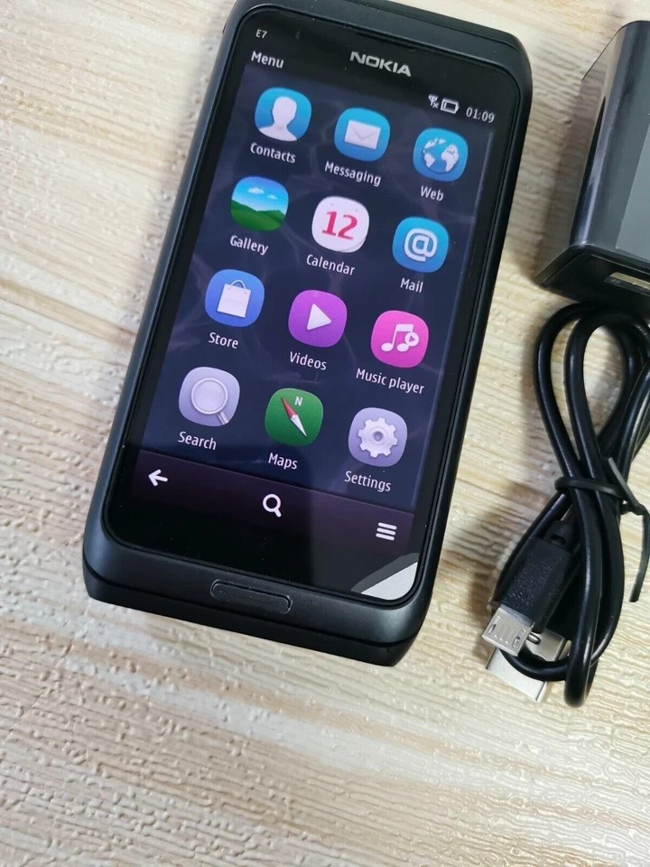 Origina Nokia E7-00 Silver Black 16GB (Unlocked) Smartphone QWERTY keyboar WIFI