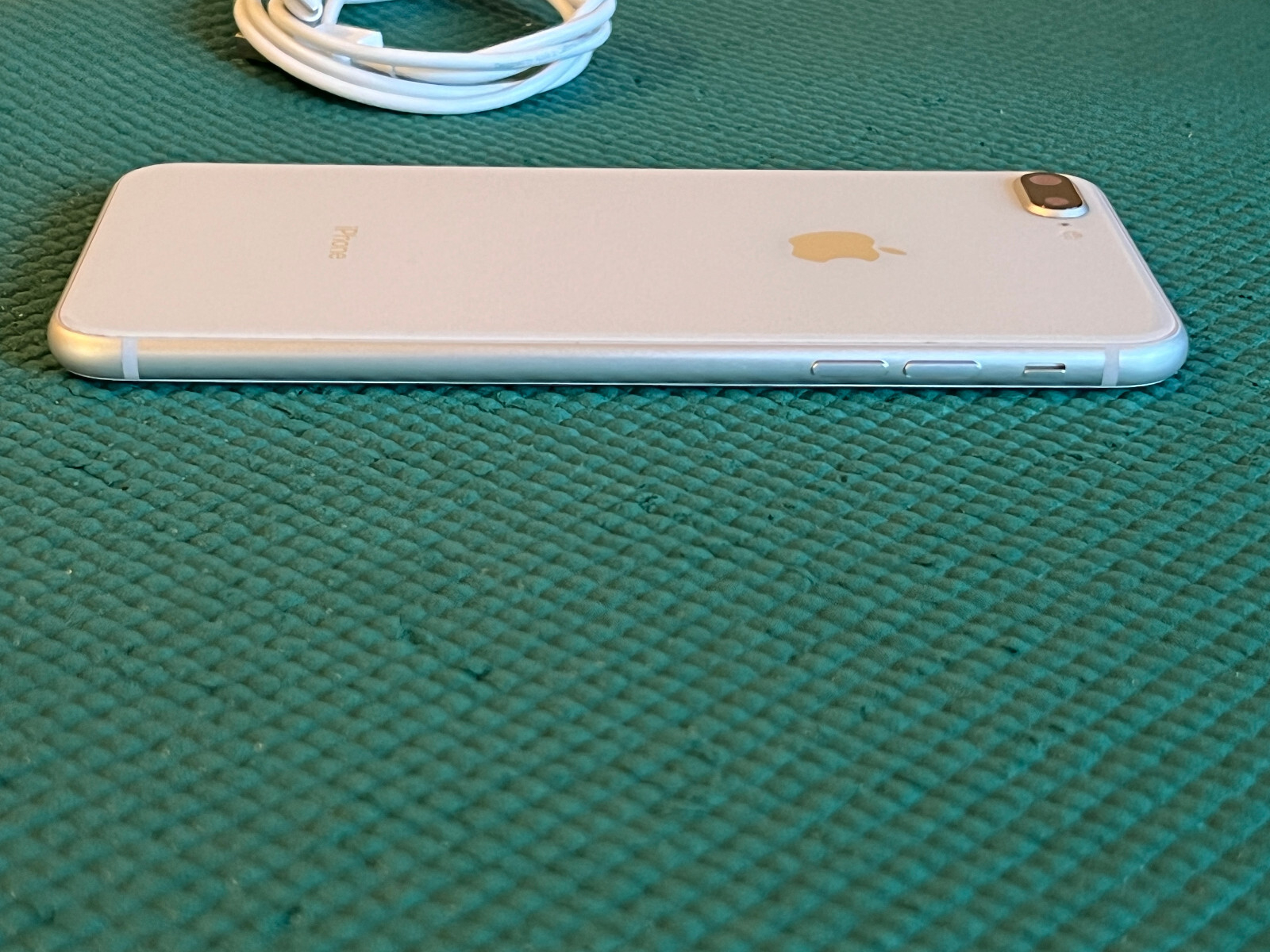 Apple iPhone 8 Plus – 64GB – Silver unlocked A1897 (GSM)