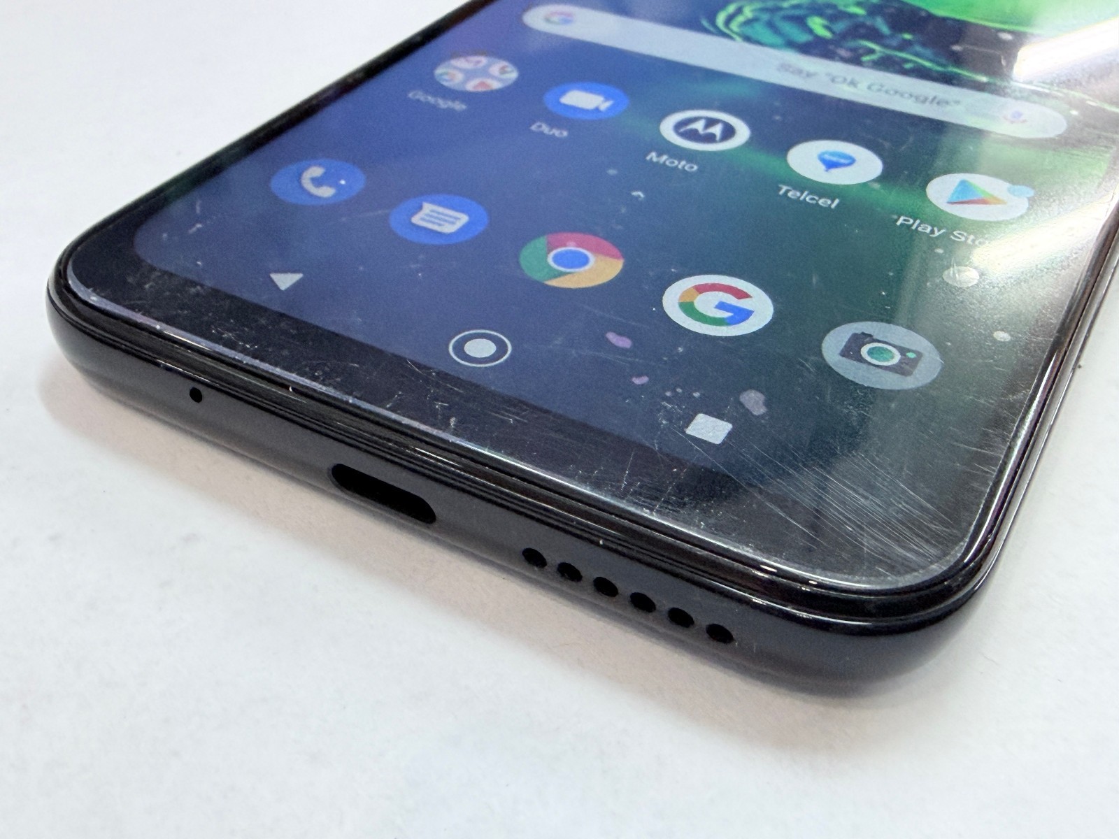 Motorola Moto G8 Plus XT2019-2 6.3″ 48.0MP 4G LTE Android Phone / AT&T T-Mobile