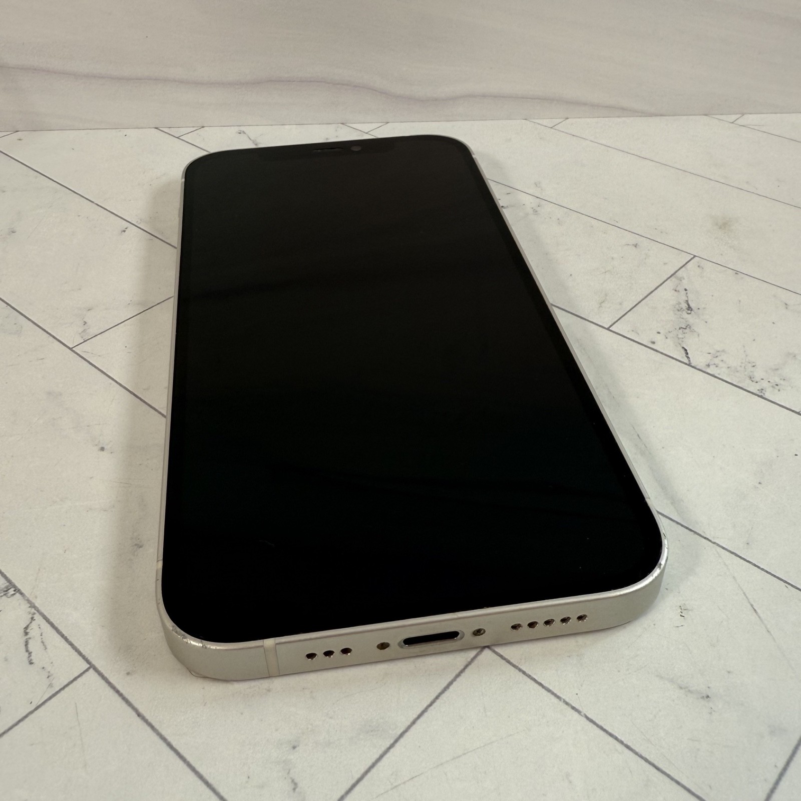 Apple iPhone 12 128 GB White A2172 Unlocked Verizon AT&T T-Mobile #H95