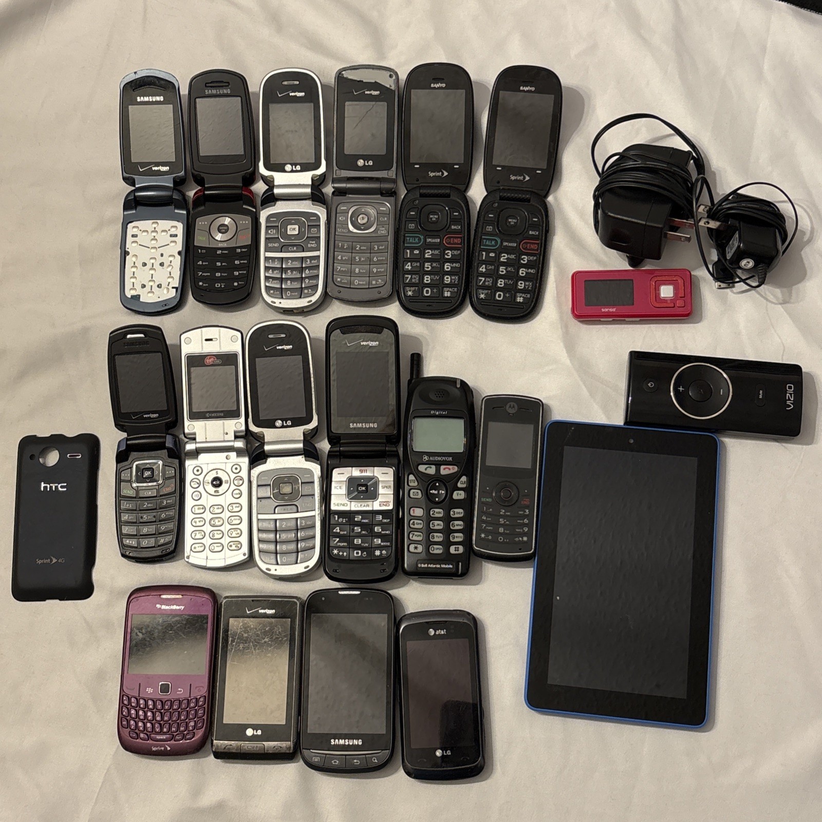 Lot Of Smart & Flip Phones, Untested, Parts / Repair, Mixed Brands & Models