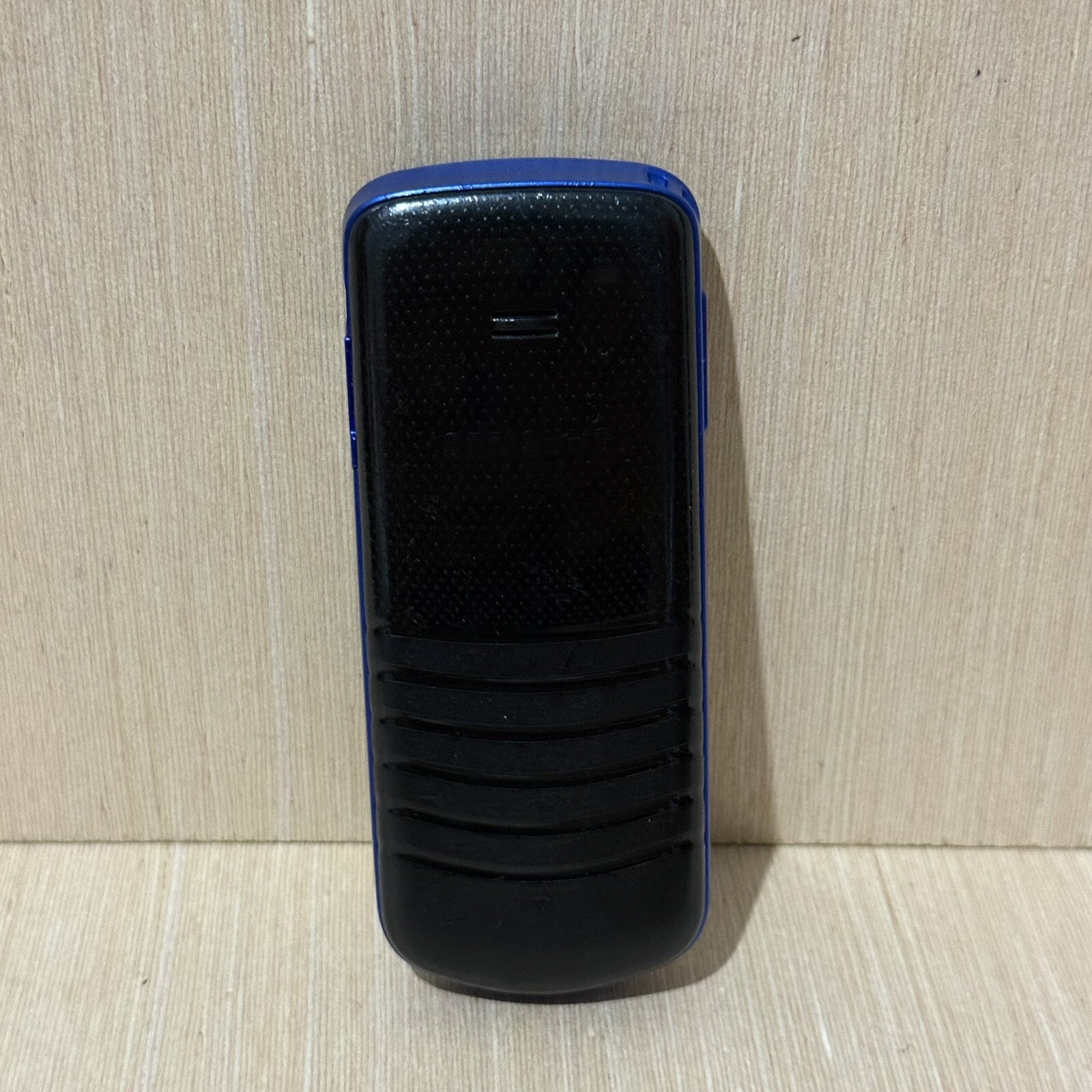 Samsung Cell Phone Model:SCH-R100 Turns On MetroPCS UNTESTED (Read Description)