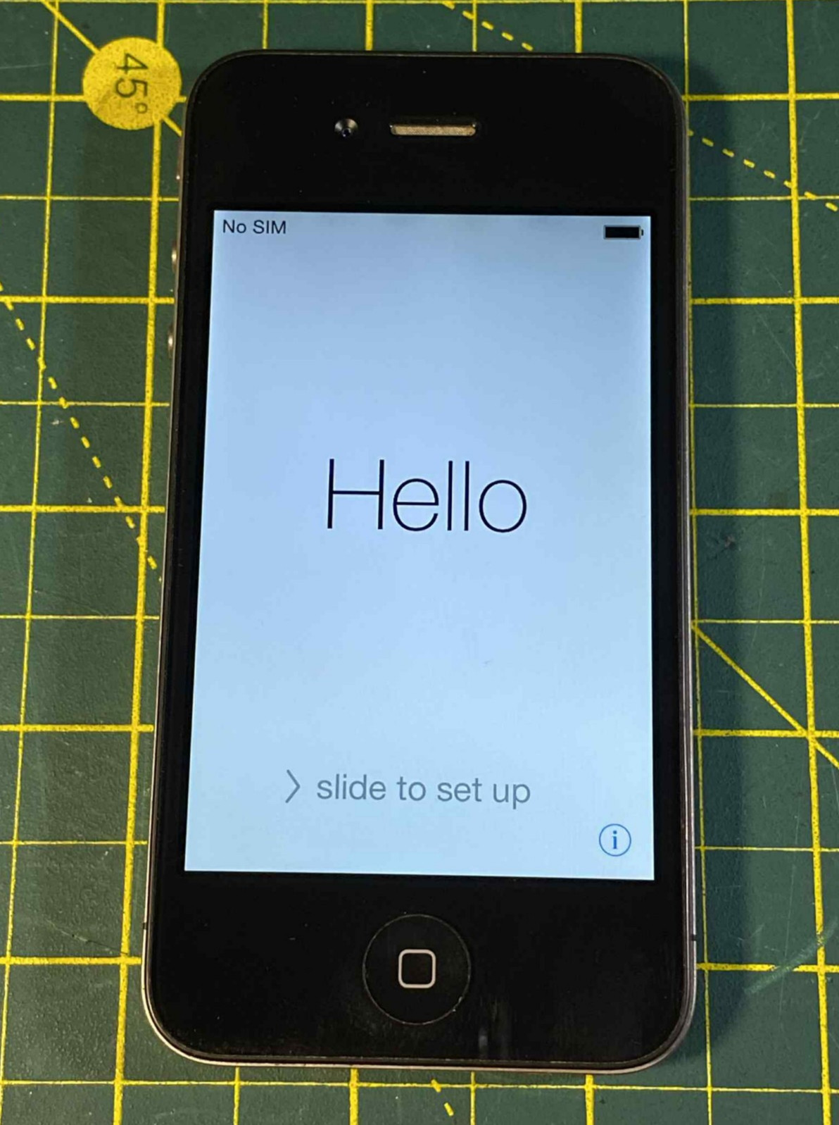 Apple iPhone 4 – 8GB – Black (ATT) A1332