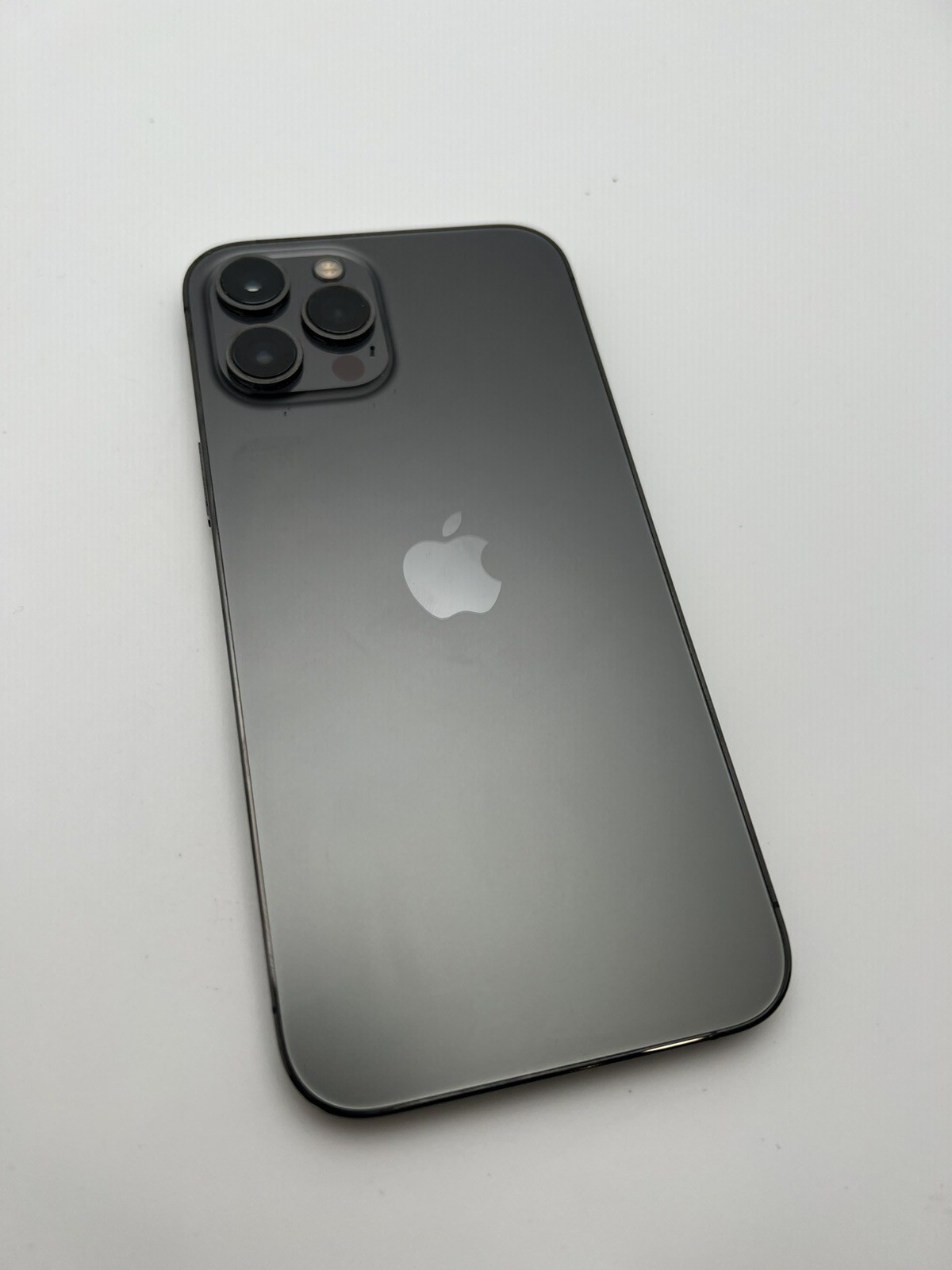 Apple iPhone 12 Pro Max – 128GB – AT&T – Camera Issue