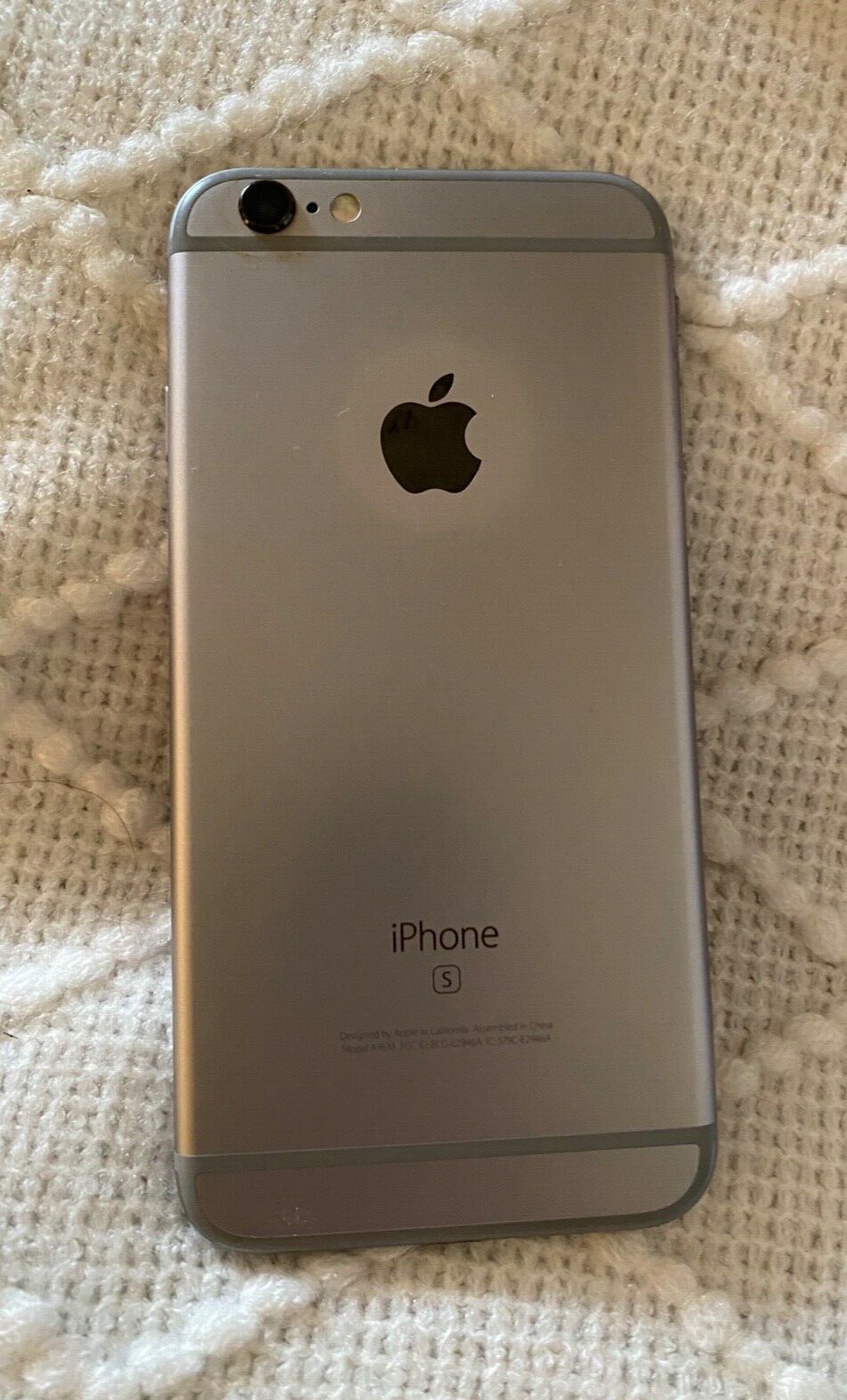 Apple iPhone 6s – 32GB – Silver (AT&T) A1633 (CDMA + GSM)