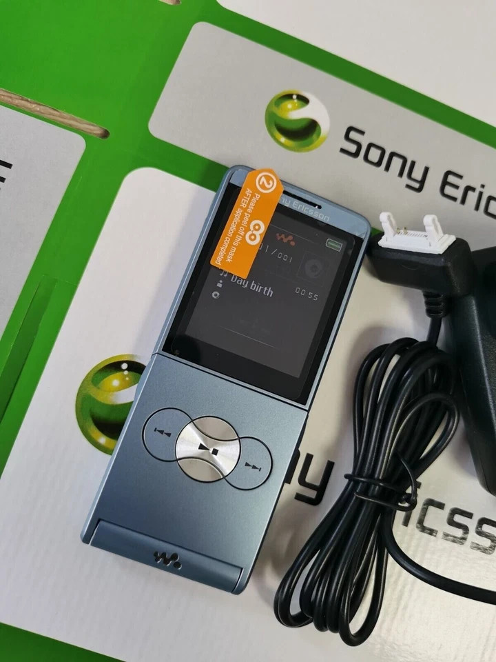 Sony Ericsson W350 W350i black Blue (Unlocked) Flip 2G Collectors Mobile Phone