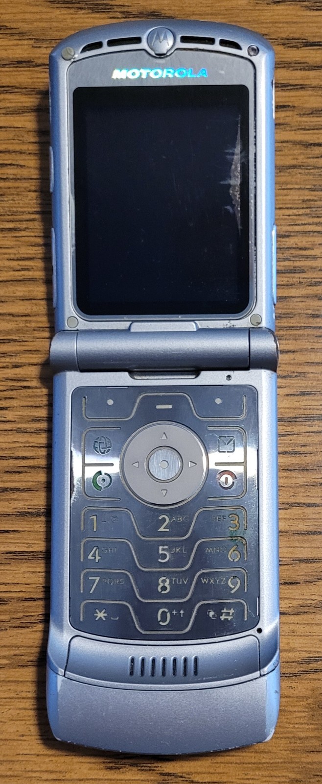 Motorola RAZR / Razor V3 – Silver ( Cingular / Unlocked ) Rare GSM Flip Phone
