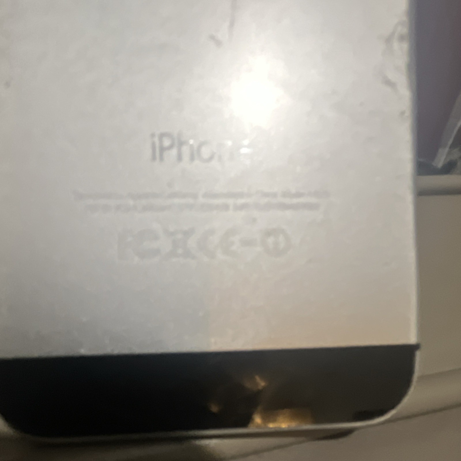 Apple iPhone 5s Silver/Black 8MP Bluetooth Wi-Fi Lightning 4.0in Screen