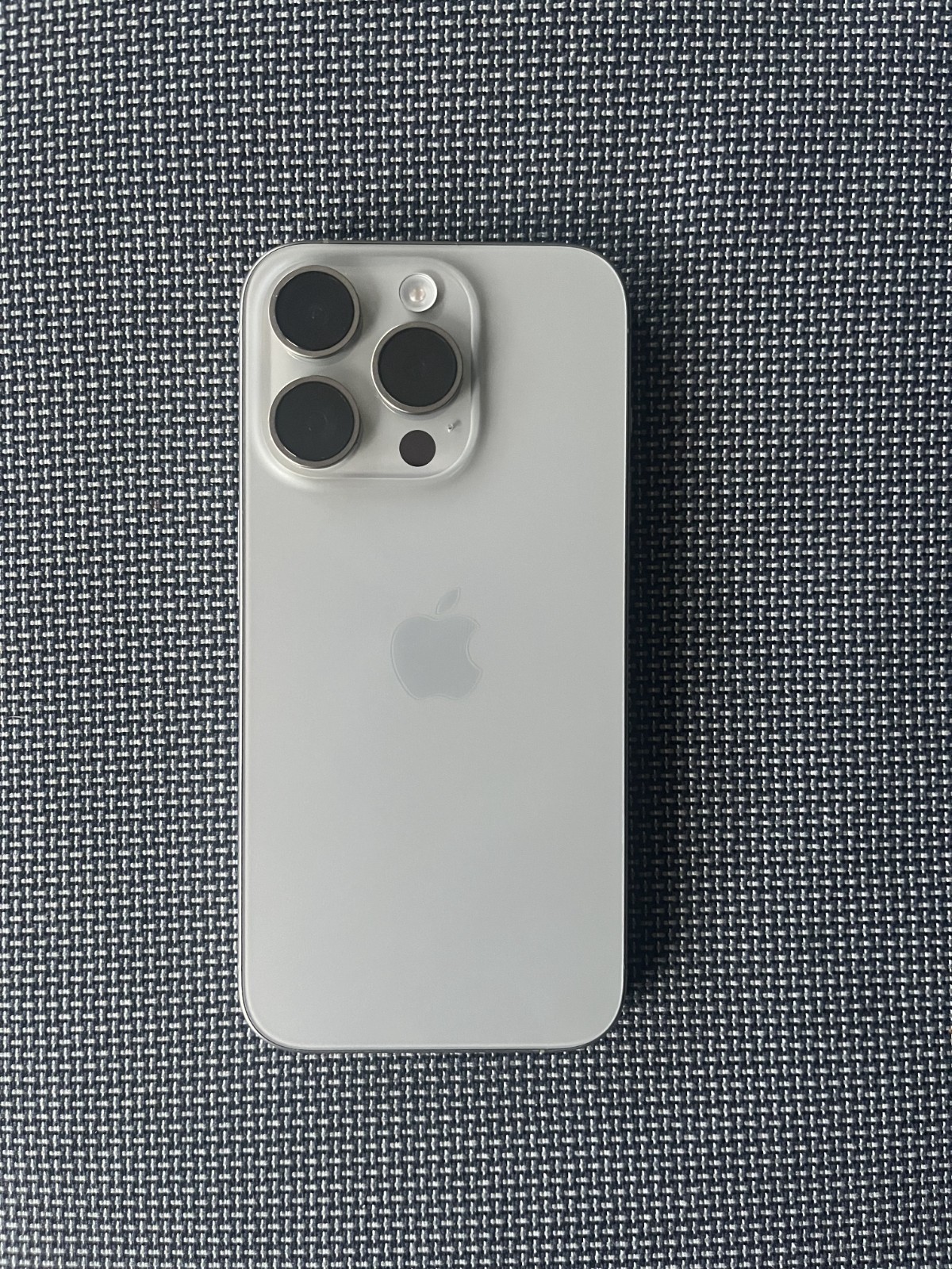 Apple iPhone 15 Pro – 128 GB – Natural Titanium (Unlocked) Physical SIM