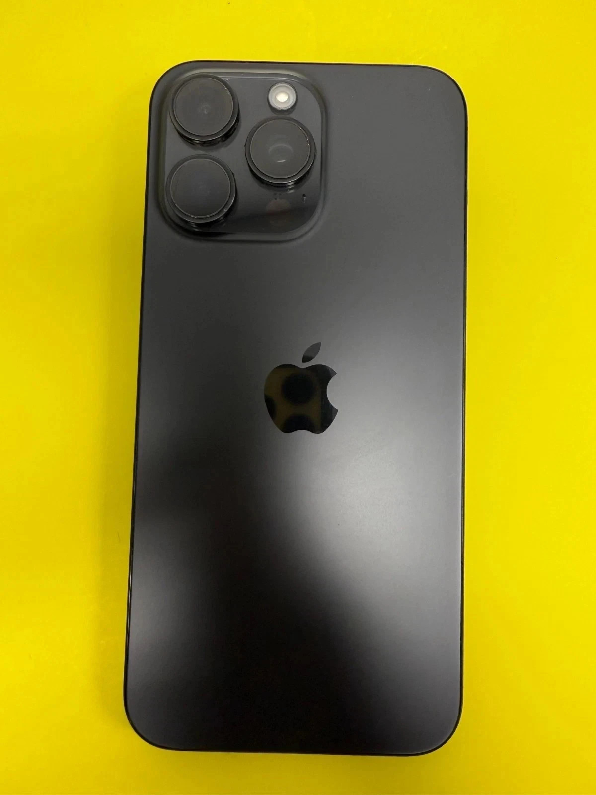 Apple iPhone 15 Pro Max – 256GB – Black Titanium (AT&T) Excellent Condition