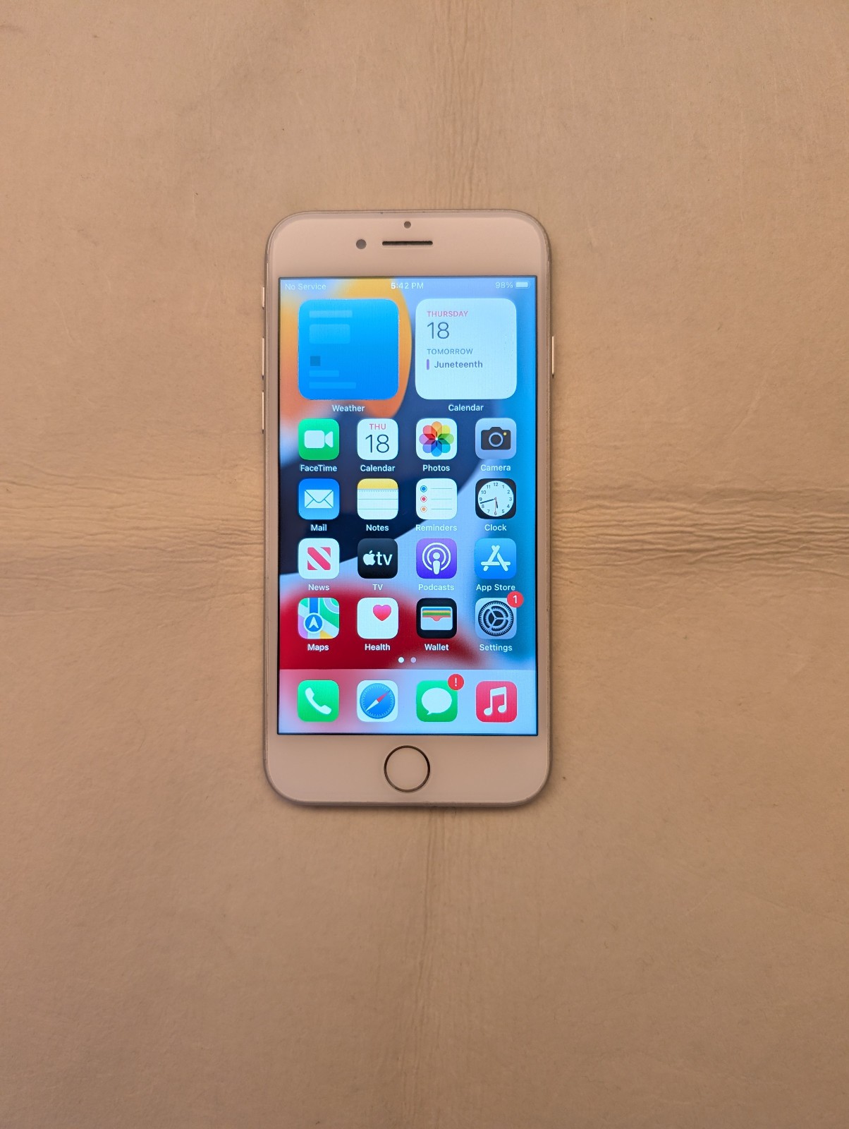 *NICE WORKING* Apple iPhone 7, 32GB, 2GB RAM Retina IPS A1660 Silver (Unlocked)