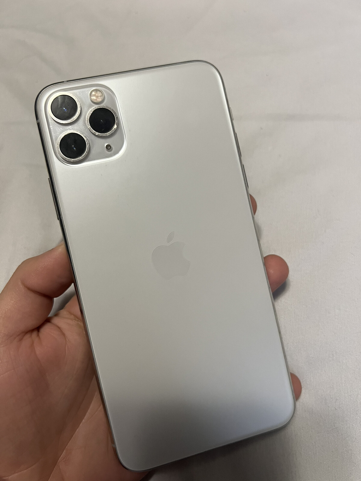 Apple iPhone 11 Pro Max – 64GB – Silver (Unlocked) A2161 (CDMA + GSM)