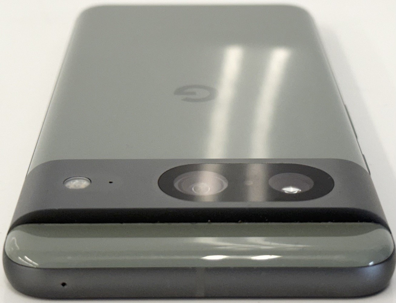 Google Pixel 8 128GB Smartphone – Sage Green
