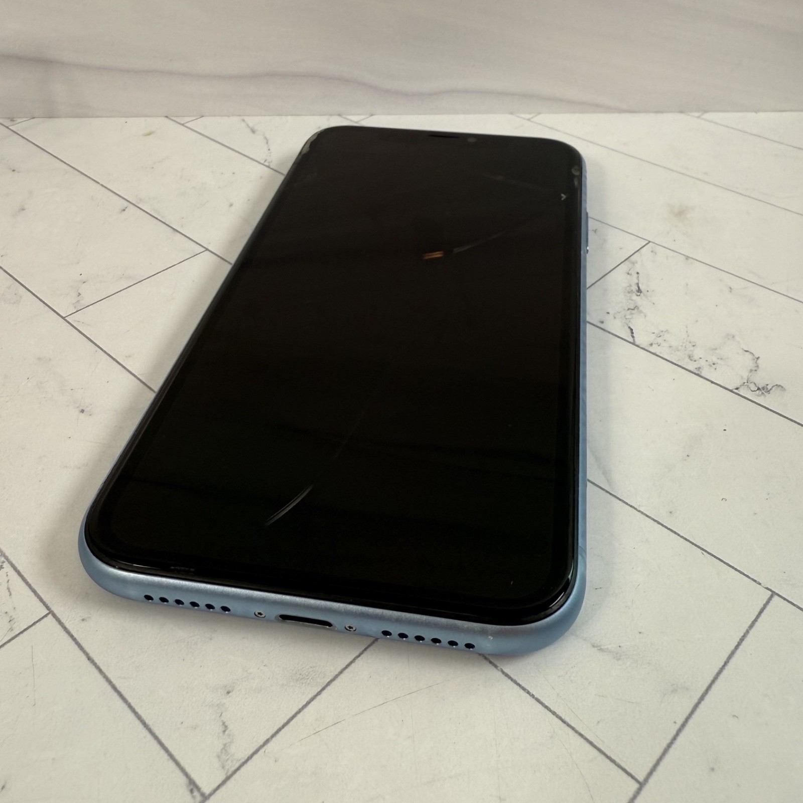 Cracked Screen LCD Apple iPhone XR 64GB Unlocked Blue A1984 #A77