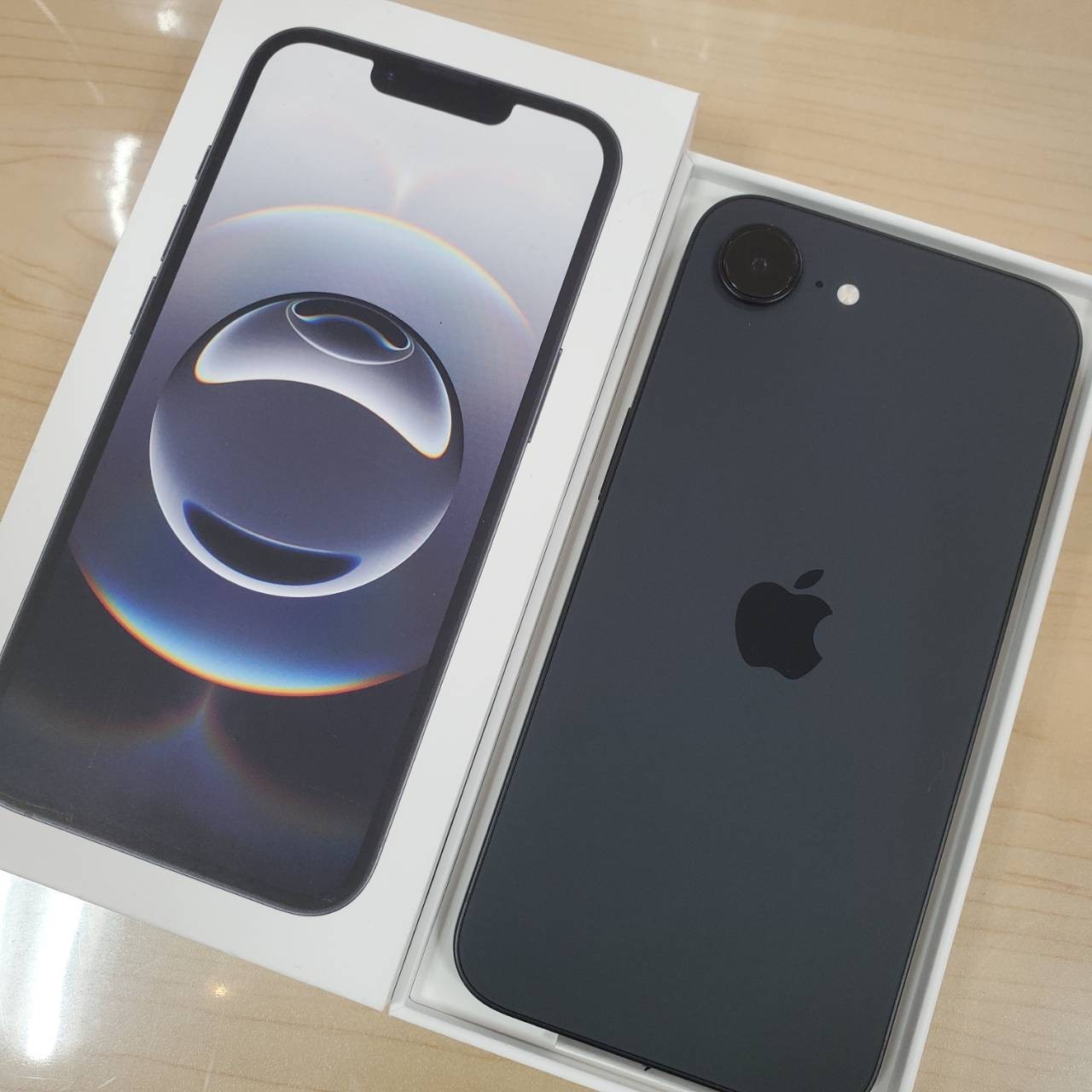 Apple iPhone 16e 128GB Black A18 Physical SIM Dual SIM eSIM Japan Model
