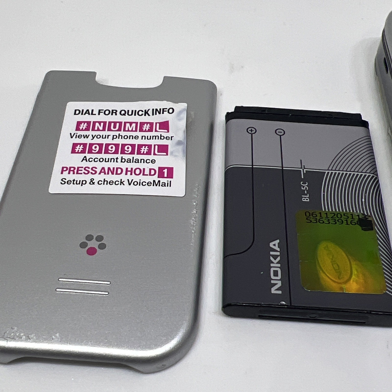Nokia 6030 / 6030b – Silver and Gray Cellular Phone (C7B2)