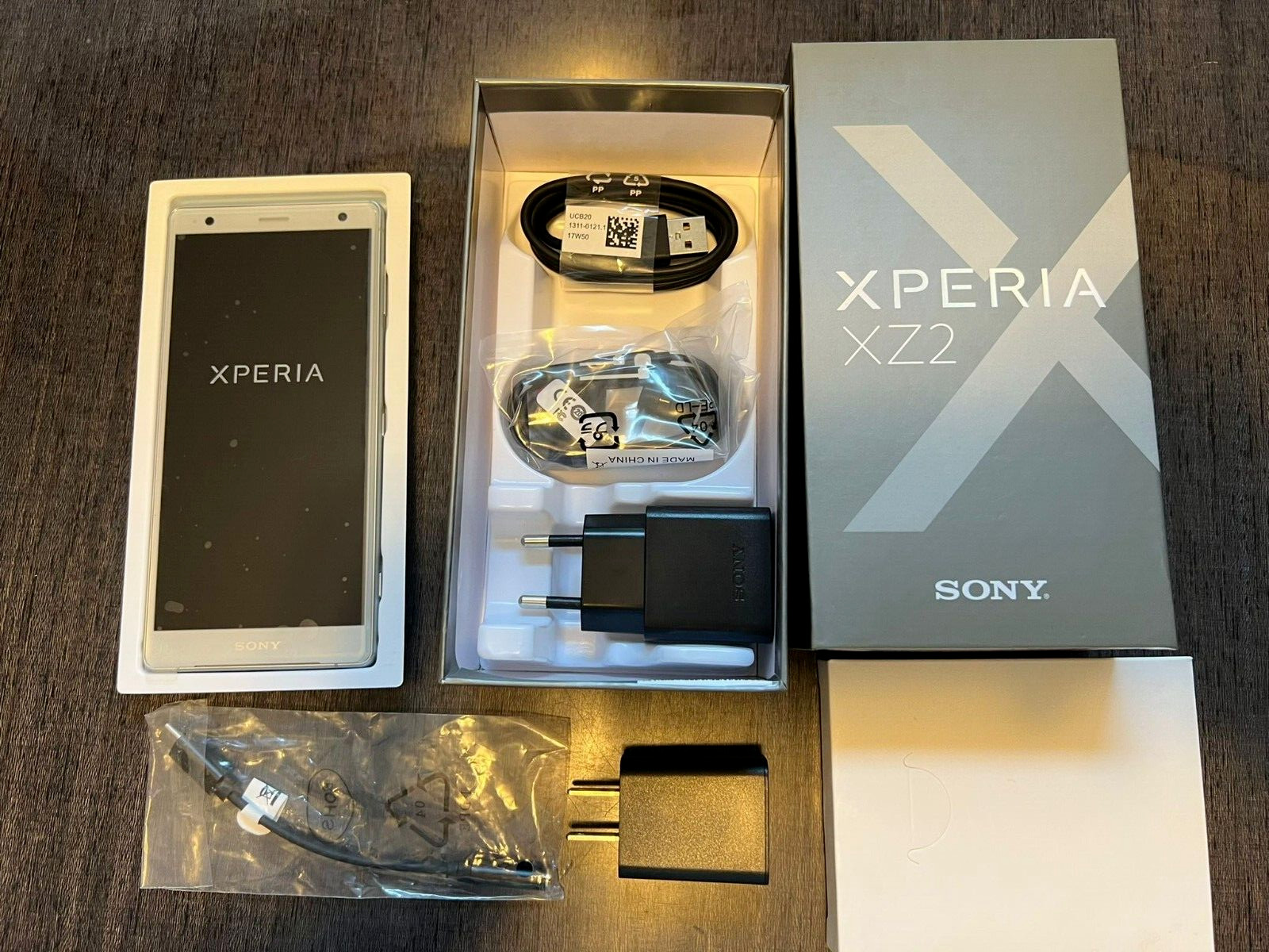Sony Xperia XZ2 H8216 H8266 H8296 64GB Unlocked Android Smartphone New Sealed