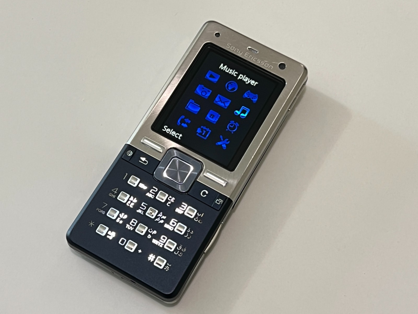 Sony Ericsson T650 – 16 MB – Midnight Blue (Unlocked)