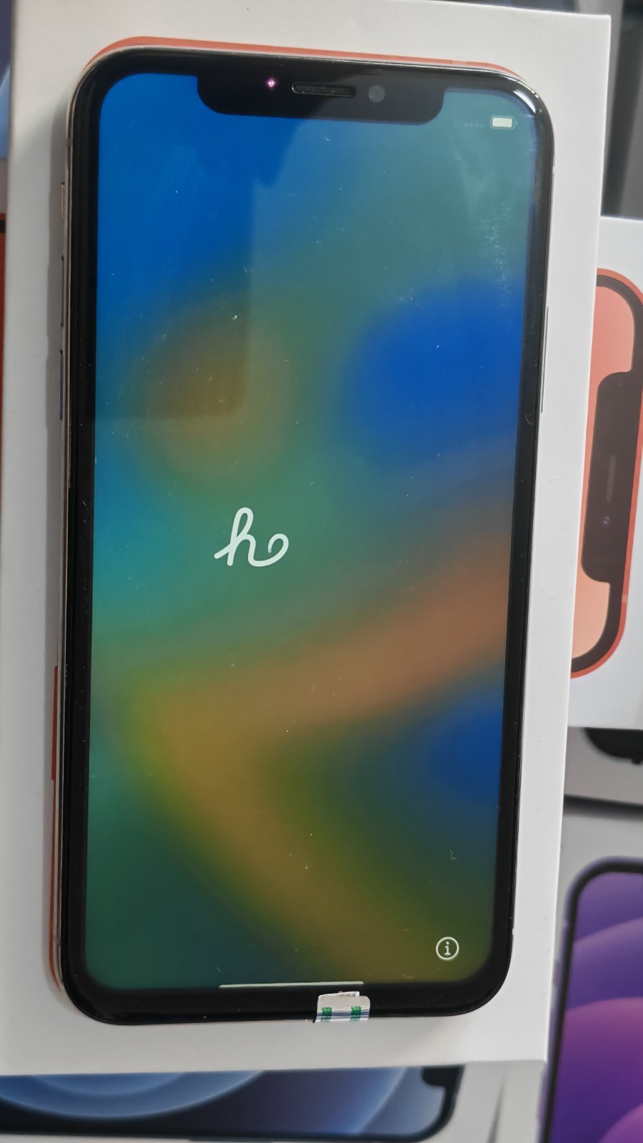 Apple iPhone X Unlocked 64 GB/256 GB Random Color Face ID Sealed Good Condition