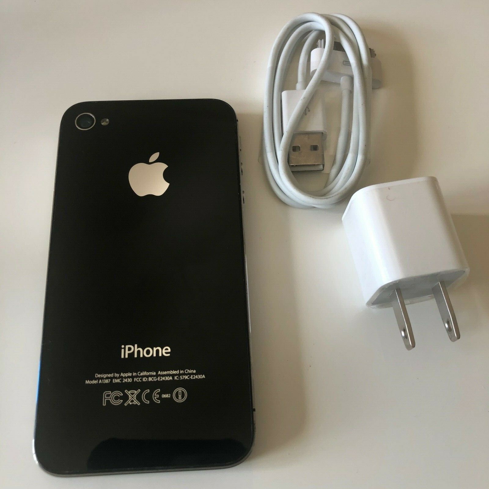 Apple iPhone 4s – 16GB – Black (Unlocked) A1387 (CDMA + GSM)-Grade C