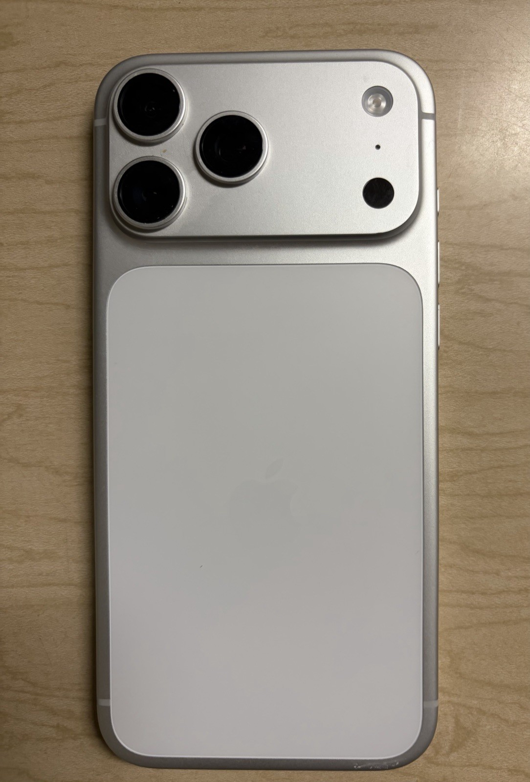 Apple iPhone 17 Pro Max – 256 GB – Silver (Verizon) 100% Battery health