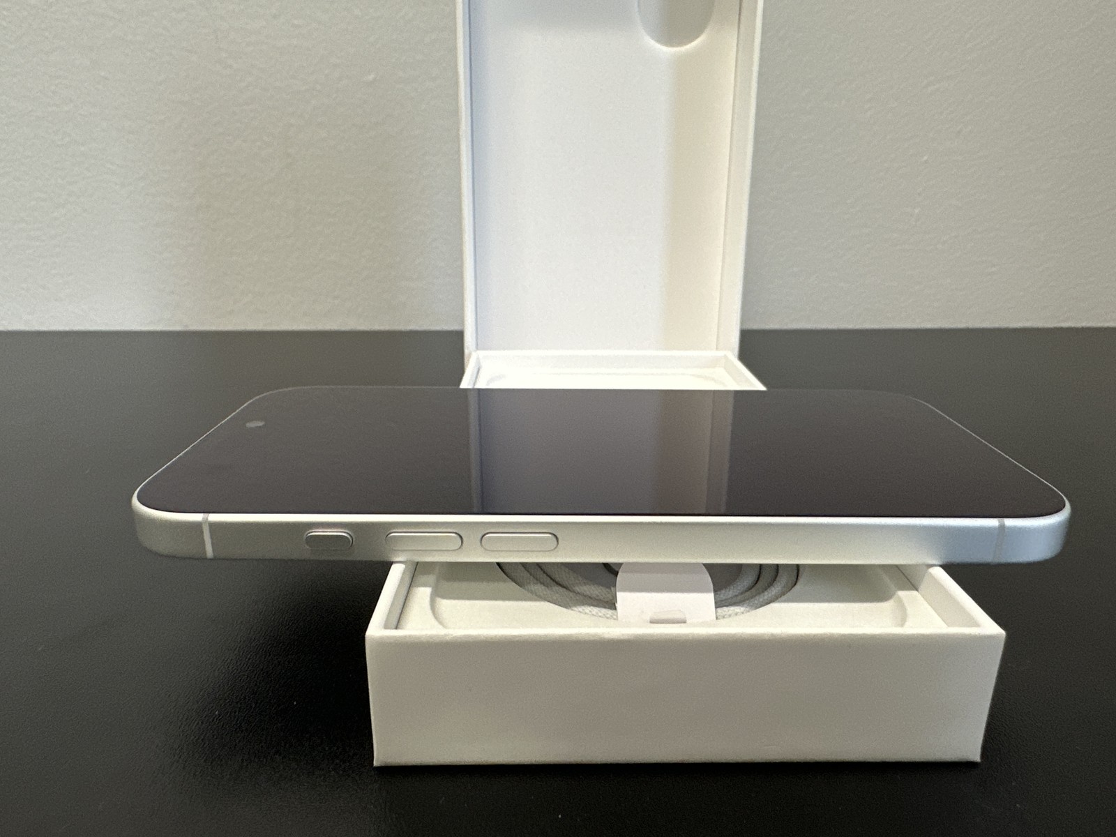 New Open Box Apple iPhone 17 256GB White Unlocked (100% Battery, Cycle 21)
