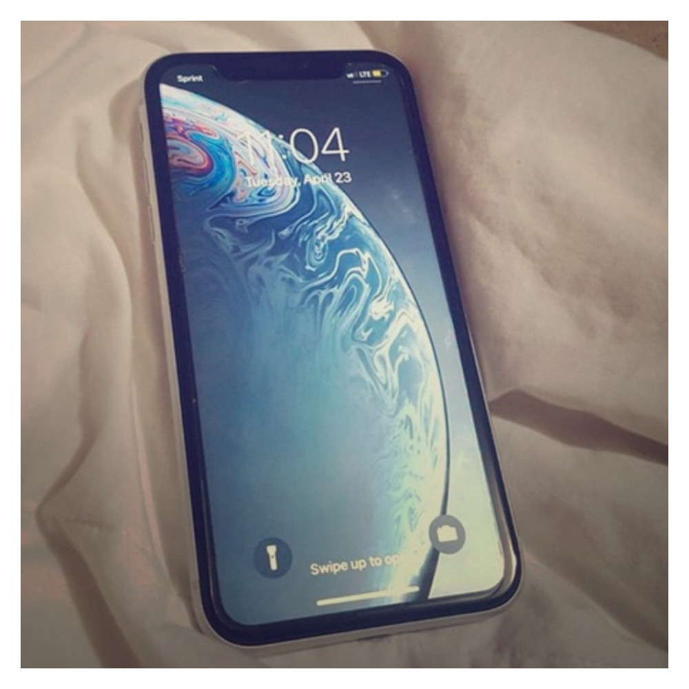 Apple iPhone XR – 64GB – Black (Unlocked) A1984 (CDMA+GSM) – MINT CONDITION