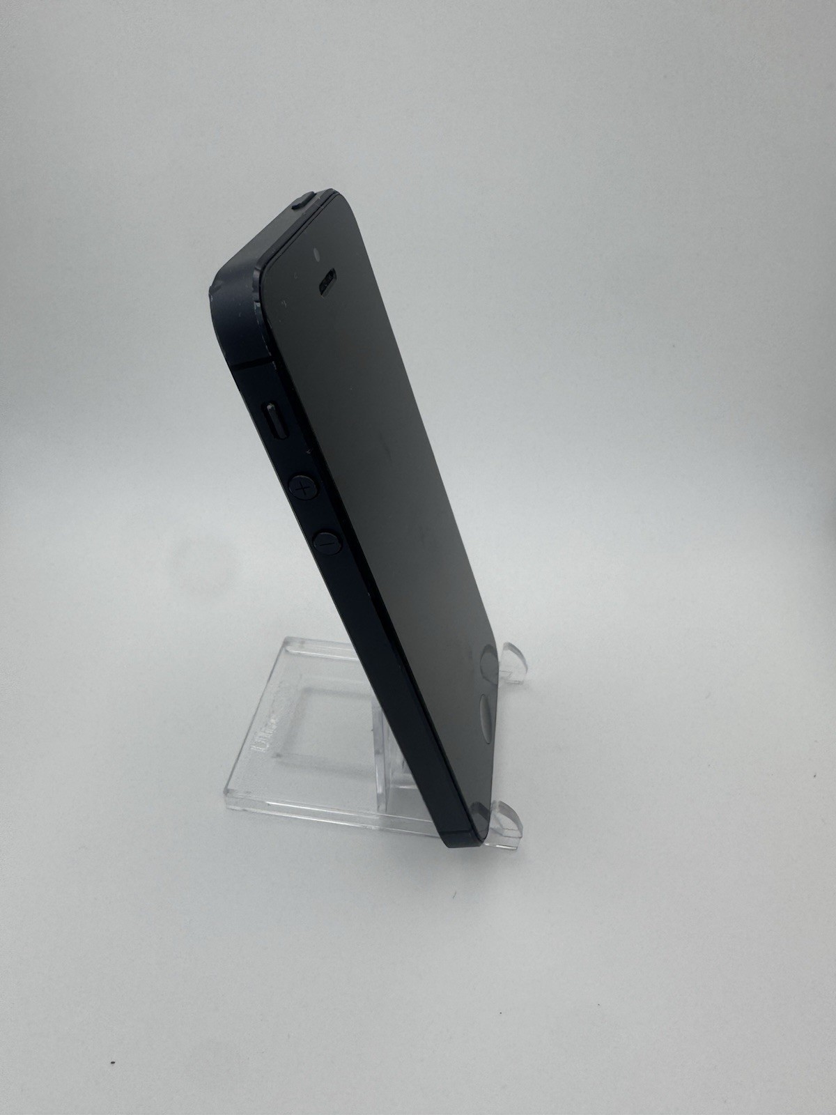 iOS 9.2 Apple iPhone 5 16GB in Black & Slate for AT&T