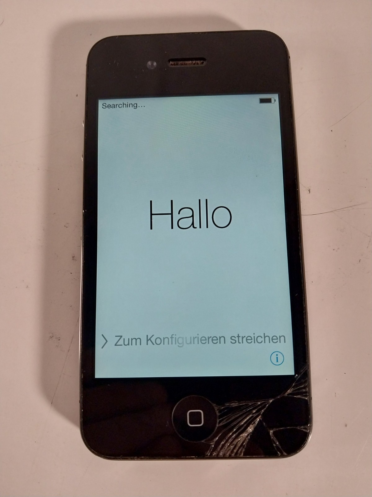Apple iPhone 4 Model A1349 Unknown Carrier Black Cracked Screen