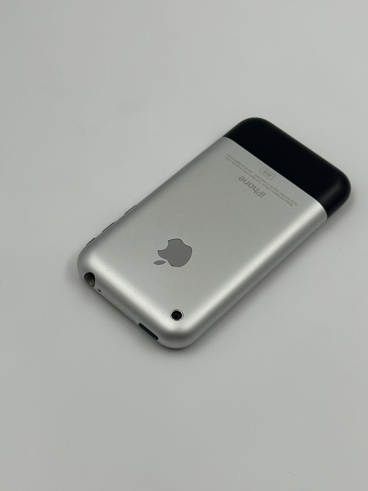 iOS 1.0 Apple iPhone 1st Generation – 8GB – Black A1203 (GSM) 2G MA712LL/A