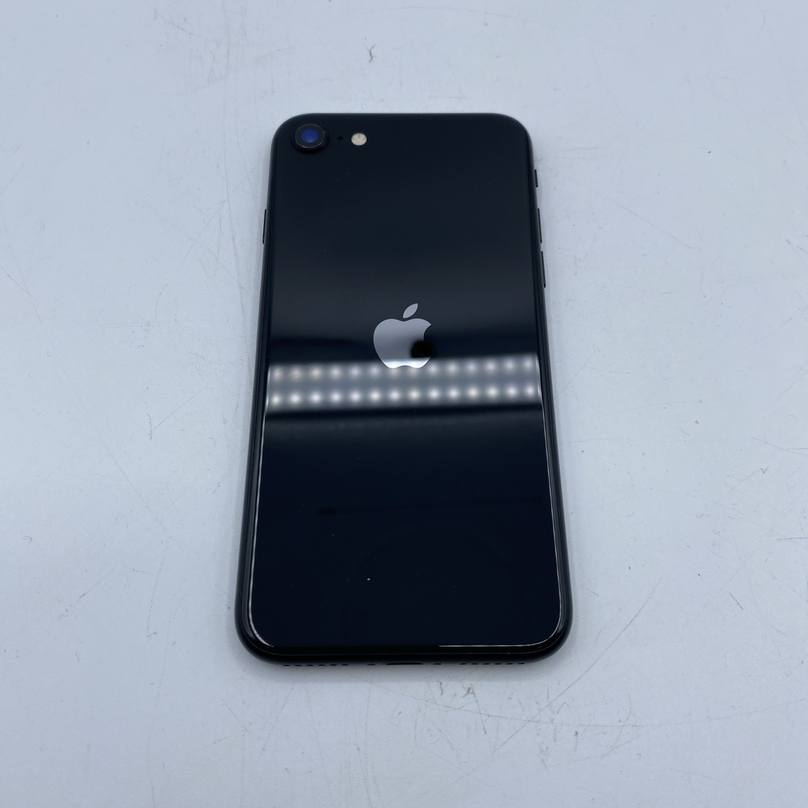 Apple iPhone SE 2nd Gen 64GB Storage 4.7″ Display FOR PARTS ONLY (MMX53LL/A) EUC